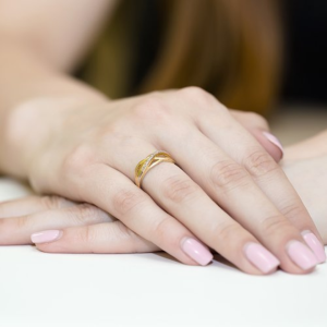 Pierścionek z Brylantami 0,10ct z białego złota próby 585. W-0157B